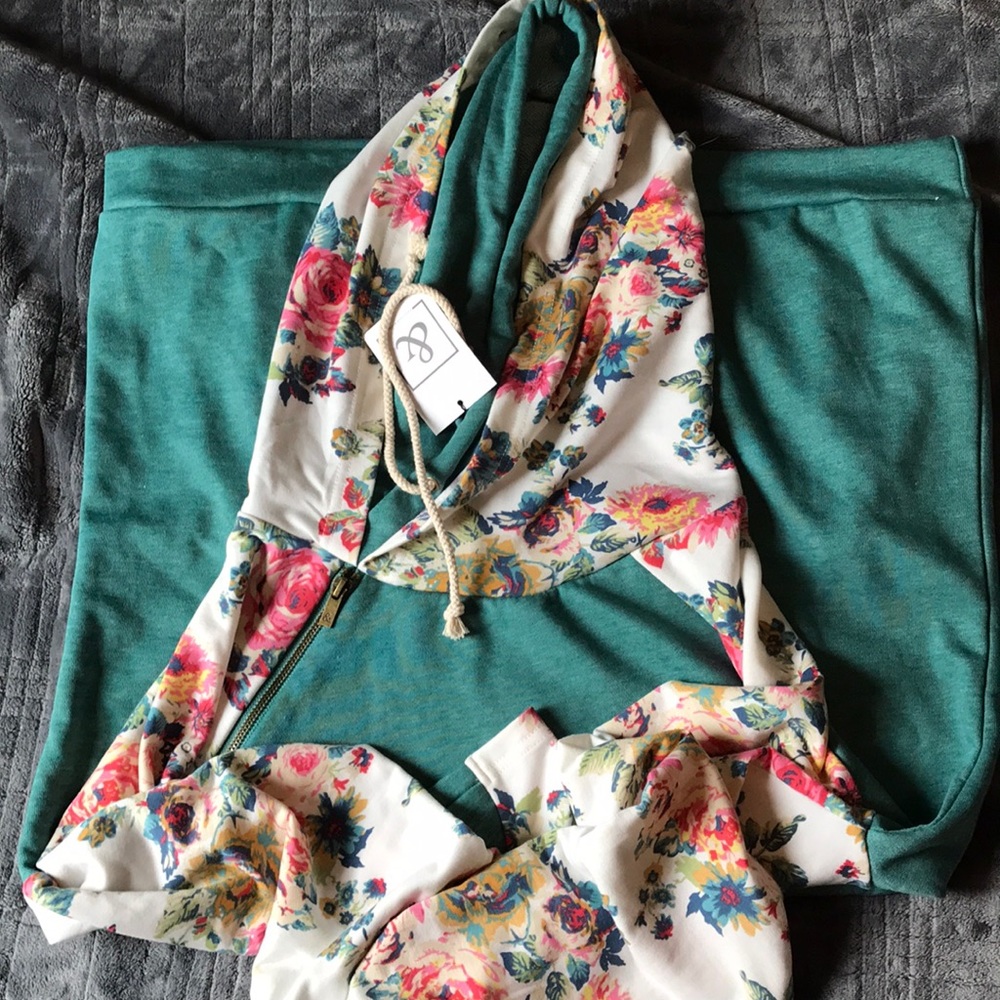 NWT Ampersand Doublehood